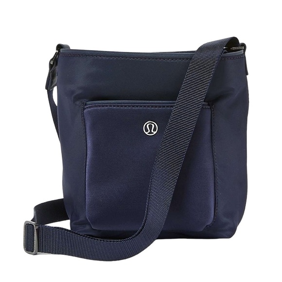 LULULEMON All Set Mini Travel Bucket Bag in black - Picture 1 of 16